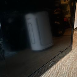 42” Dynex LCD HDTV – Model DX-42E250A12