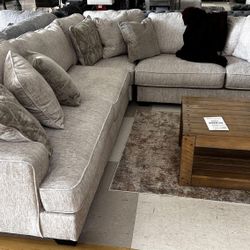 Rawcliffe 3 Piece Modular Sectional Couch.     Free Delivery 