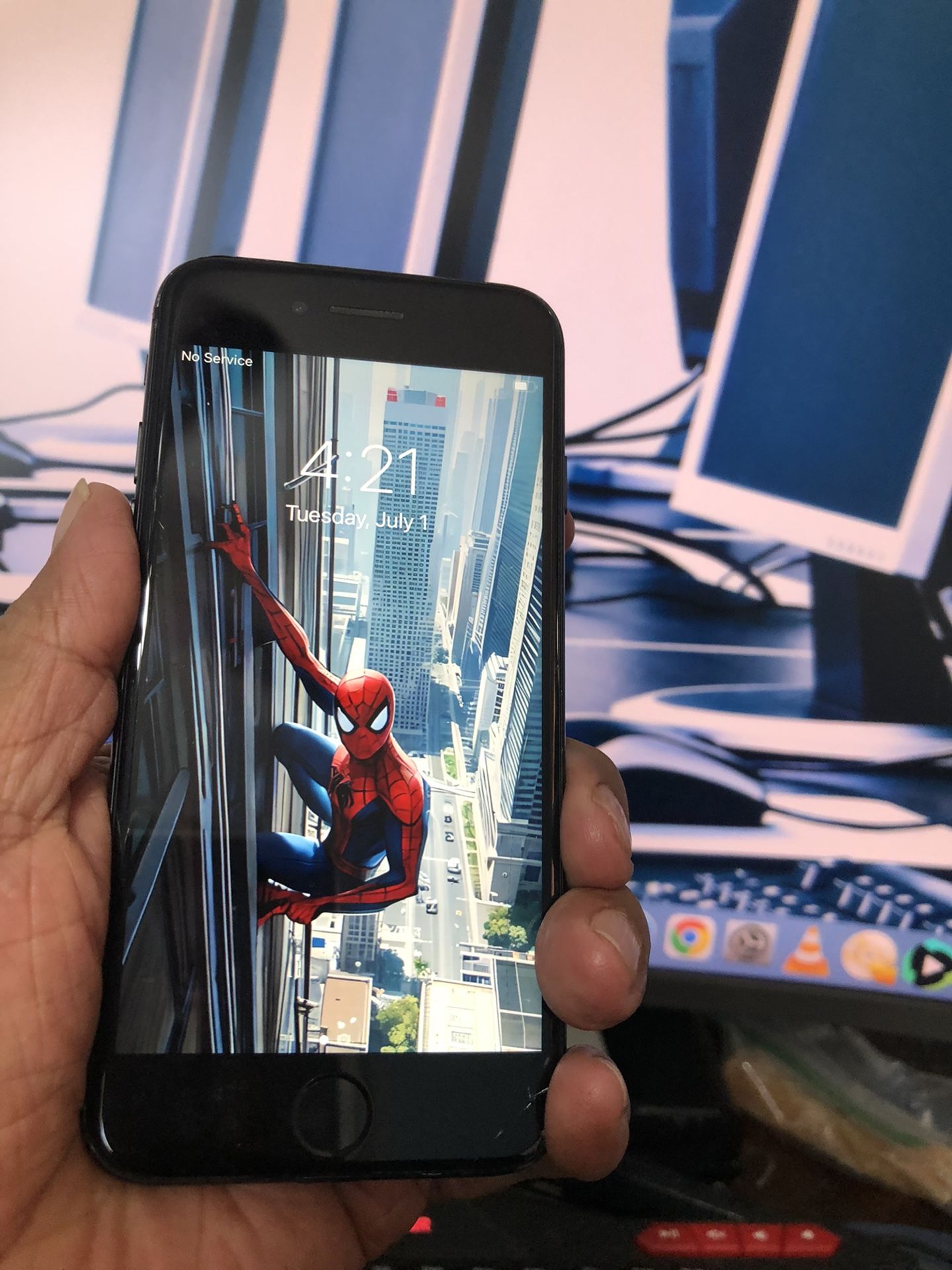iPhone 7-32Gb Unlocked Crack For Sale $50 Santa Ana City 