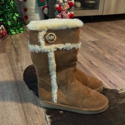 MICHAEL KORS WOMAN’s BOOTS 10/10 WORN TWiCE SZ  8M