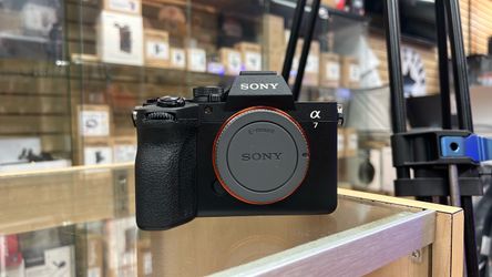 Sony a7 V. Open box