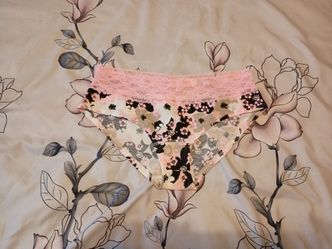 NWOT Victoria's Secret White Black Lace Floral Low Rise Hiphugger Panty M