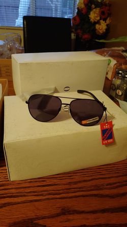 Sunglasses UV protection also polarized