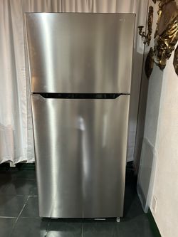 Insignia Refrigerator And Freezer