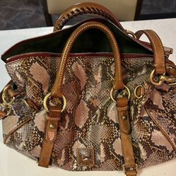 Dooney And Bourke Purse