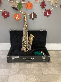 Yamaha YAS-26 Alto Saxophone W/ Case