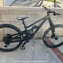 YT Capra 29er 2022