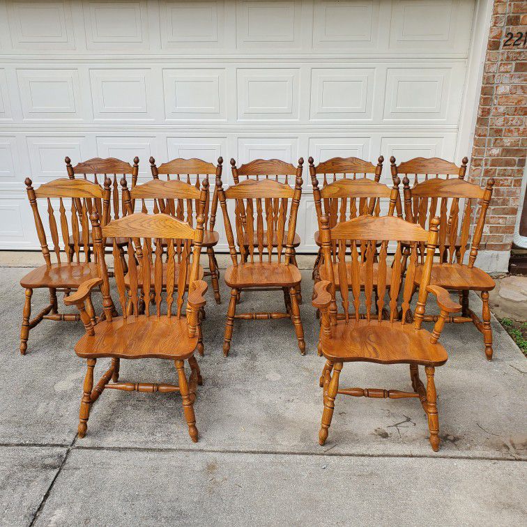 Set of 8 Oak Chairs