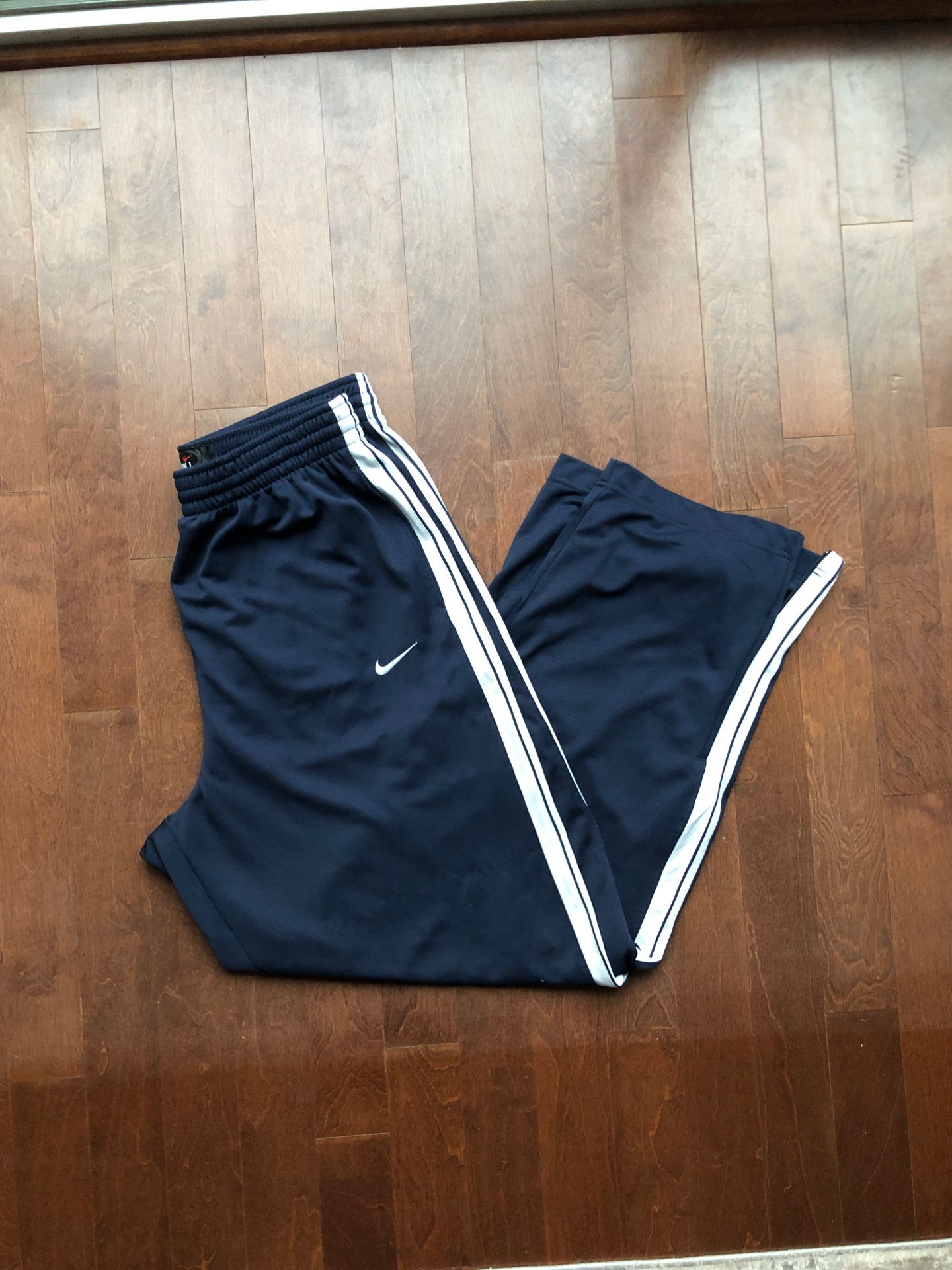 XXL Nike Basketball pants with zipper at ankle