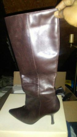 Brown leather boot