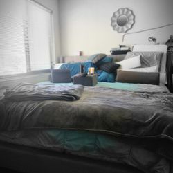 King Bed With Matress