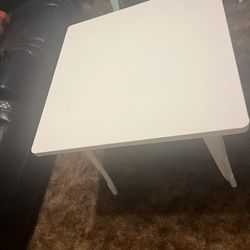 Metal kid’s table & 2chairs  like NEW $65