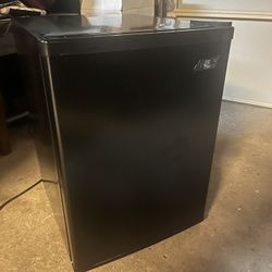 Arctic king 1door Mini Fridge 