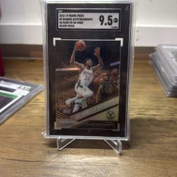Giannas Antetokounmpo 2018 Panini Prizm Silver SGC 9.5