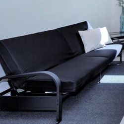 Retractable sofa Like New 