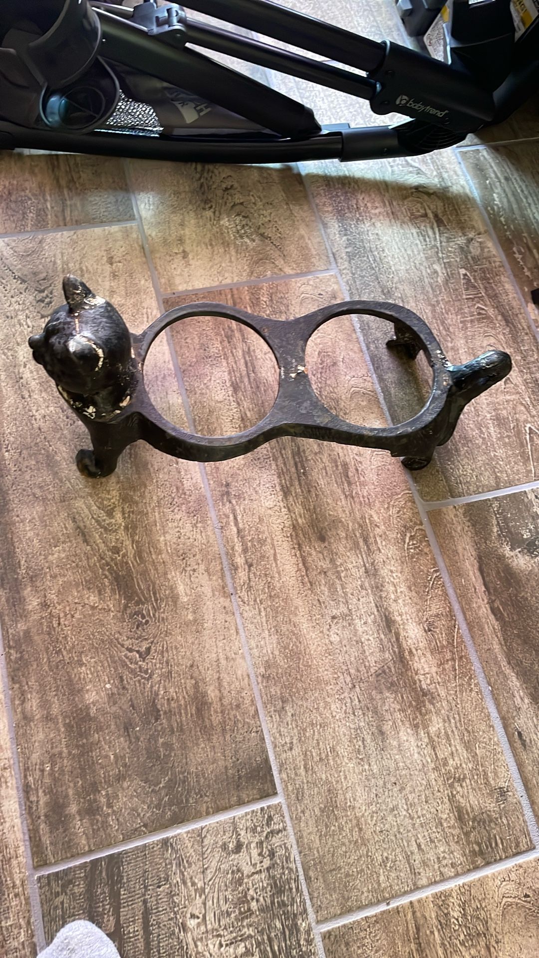 Cast Iron Cat Food Holder 