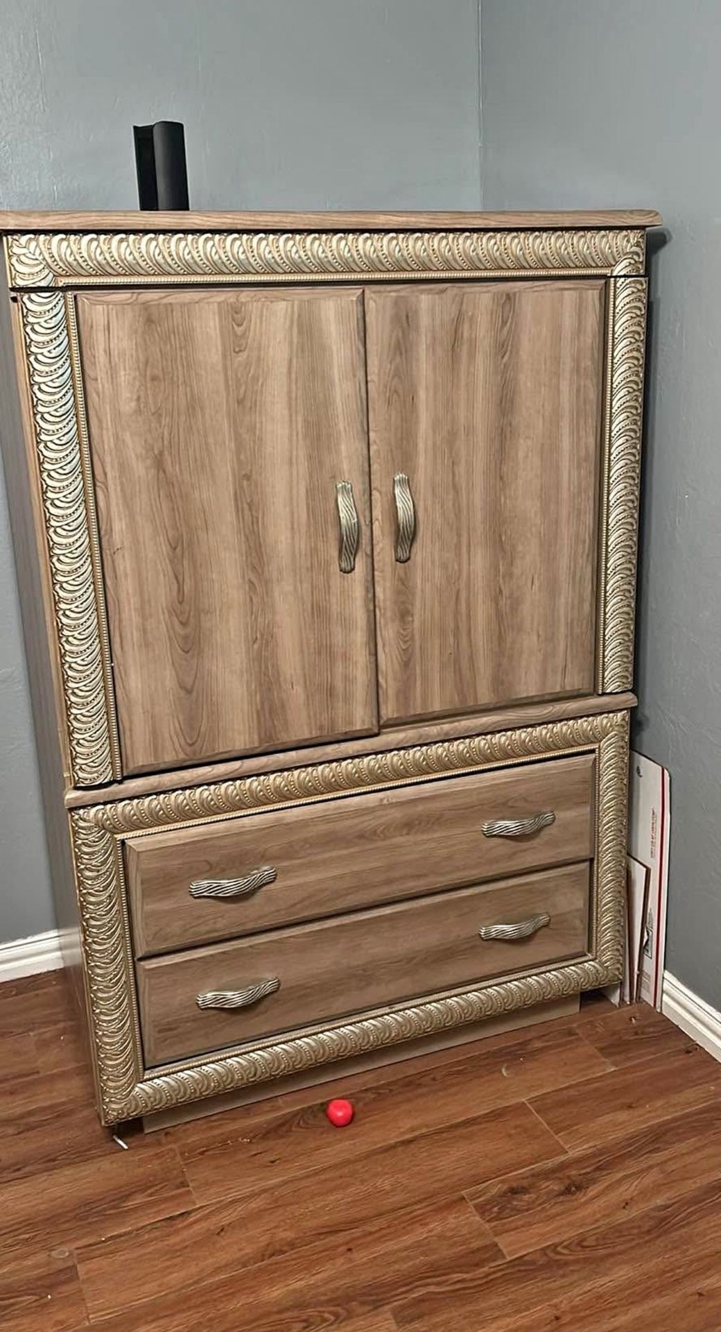 Armoire W/Drawers