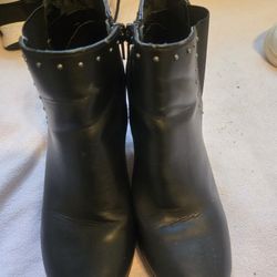 Gently Used Cowgirl Looking Booties
