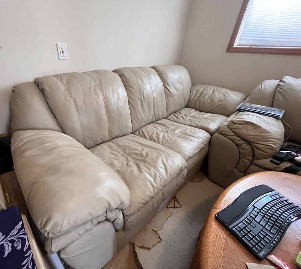 Couch set