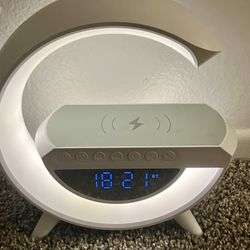 Wireless LED Charger Bluetooth Speaker Color Changing! Make Offer!! Must Sell