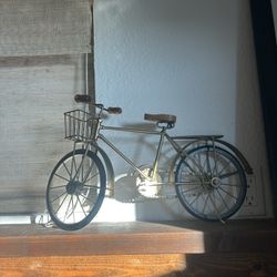 room decor and pictures 