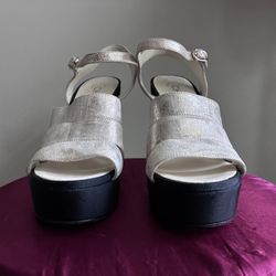 CHANEL PEARL WEDGES/shoes/cocochanel/black/white/