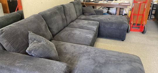 New 120x60 sectional couch
