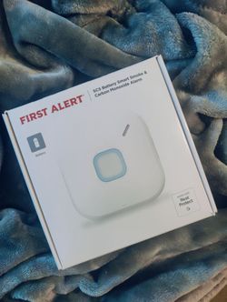 New Smart FIRST ALERT Smoke & Carbon Detector Home Alarm (Battery)