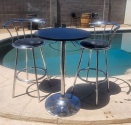 Adjustable bistro table and chairs