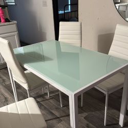 AssembleFDW | 5-Piece Dining Table Set | 