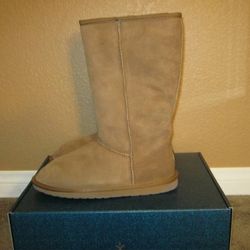 New EMU Australia Women’s “Stinger” Hi Boots in Chestnut....Size 10