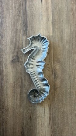 Seahorse serving tray silver color