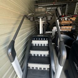 LIFE FITNESS STEPMILL