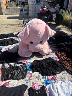 Giant pink stuffed pig
