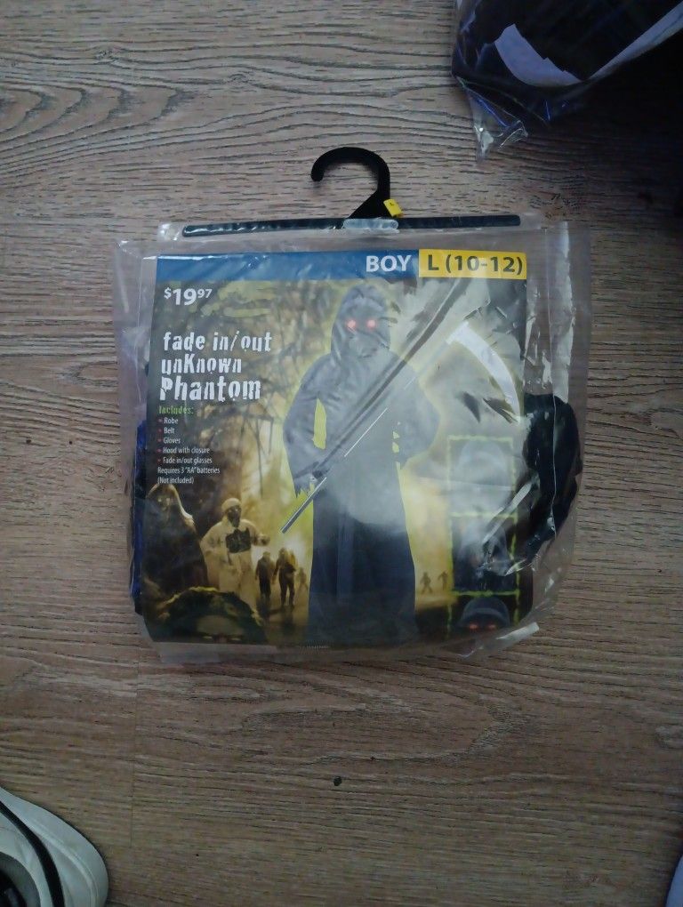 Fade In/out Unknown Phantom Costume Boy Size L(10-12)
