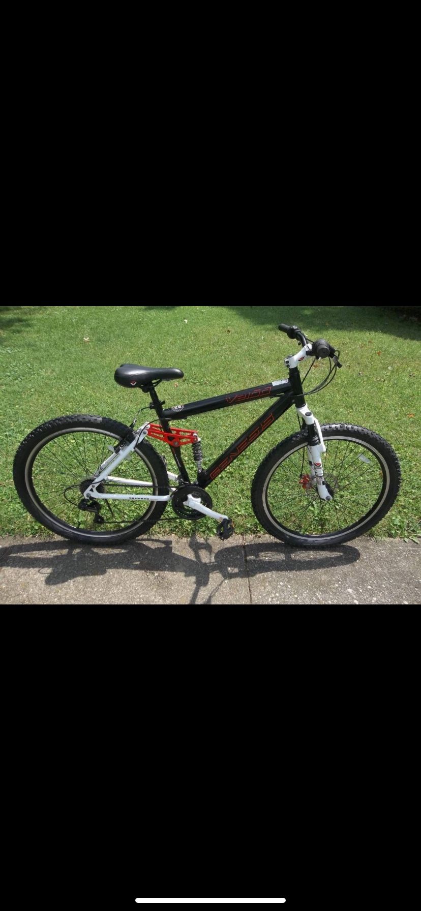 GENESIS "GENESIS "V2100" mountain bike - Full suspension, 27.5 inch 21 speed. Shimano component ,like new