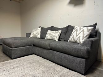 Hartford Sofa Chaise by Broyhill**Free Delivery 🚚
