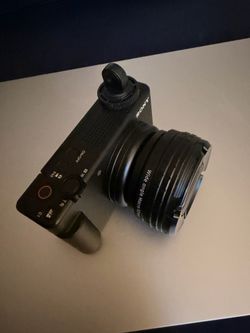 Sony ZV-1F 4K Vlogging Camera Bundle + Bluetooth Tripod Grip & Wide Lens