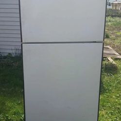 used small apartment refrigerator in good condition!!!