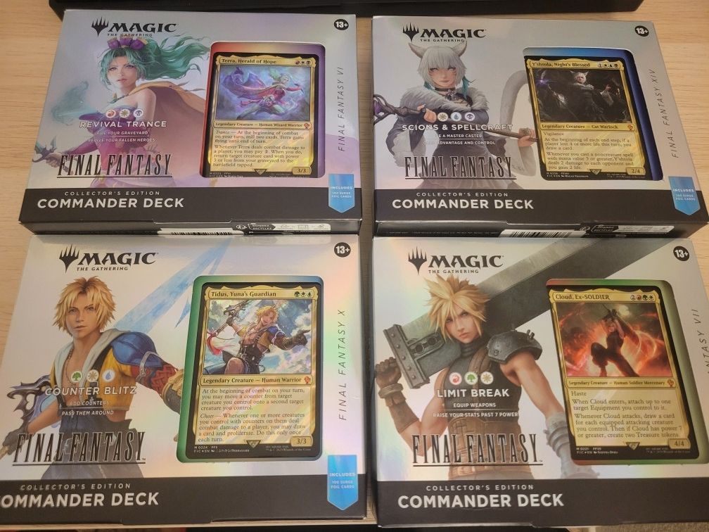 final fantasy magic the gathering mtg collector Commander Deck Display