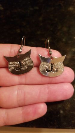Jackson Galaxy kitty earrings
