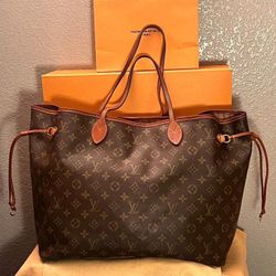 $899 Monogram Canvas Neverfull GM Tote