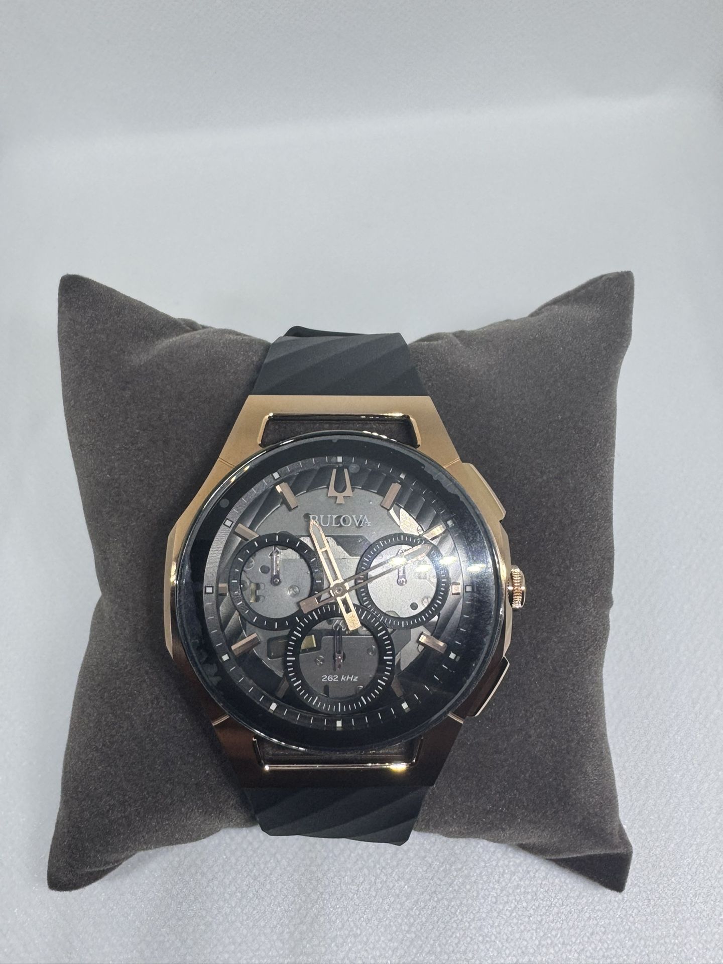 Bulova CURV 98A185 Rose Gold Chronograph – High‑Performance Luxury