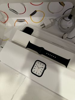 Apple Watch Series 7 45mm GPS WiFi with NEW band and box