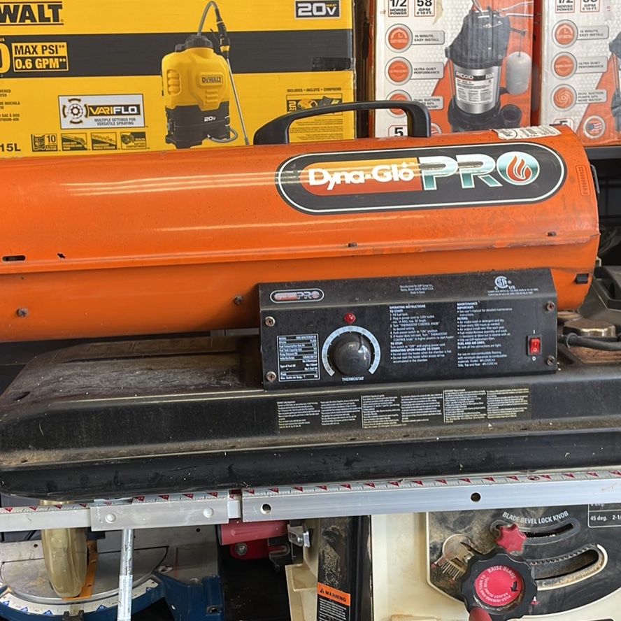 Dyna-Glo PRO RMC-KFA75TDGP-01 Kerosene, 75K BTU Forced air Heater, 75,000  In Good Condition for Sale in Broomall, PA - OfferUp