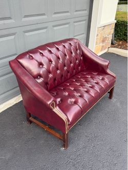 Vintage Chippendale Style Rich Burgundy Leather Settee Sofa