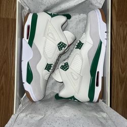 Jordan 4 Sb “ Pine Green”  Size 11