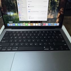 Macbook pro M1 32GB RAM 500GB 14 INCH