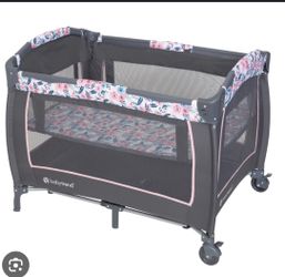 Baby trends pack n play for Girl