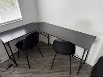 Modern L-Shaped Corner Desk with 2 Chairs – Black – Excellent Condition